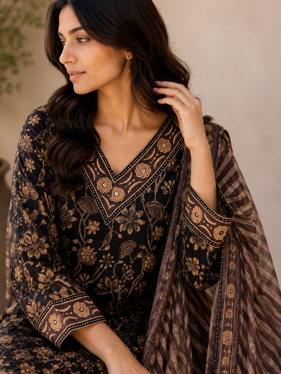 Zareen 3-Piece Stitched Suit 🖤