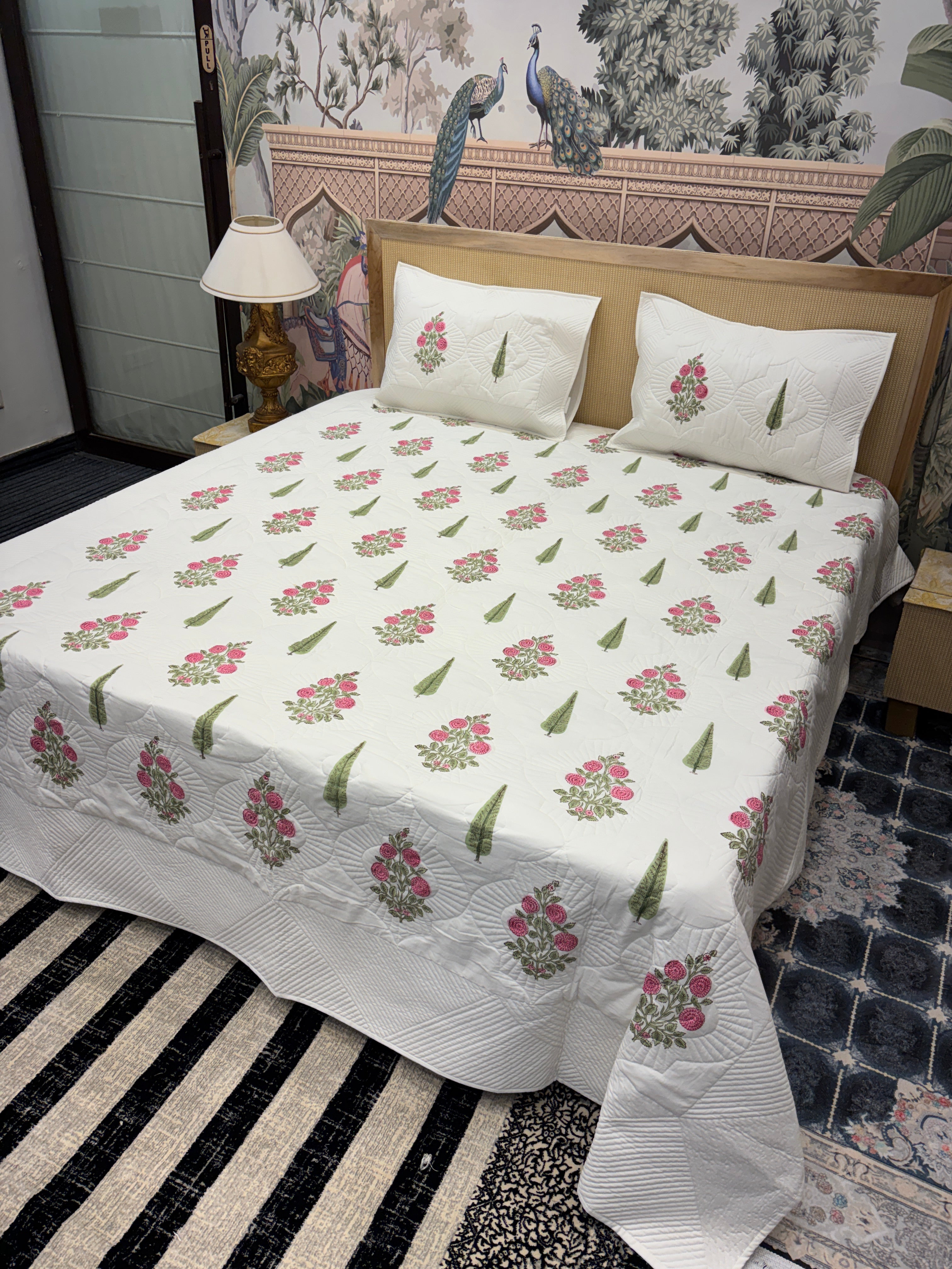 Motif Muslin Quilted Bedcover – King Size Luxury