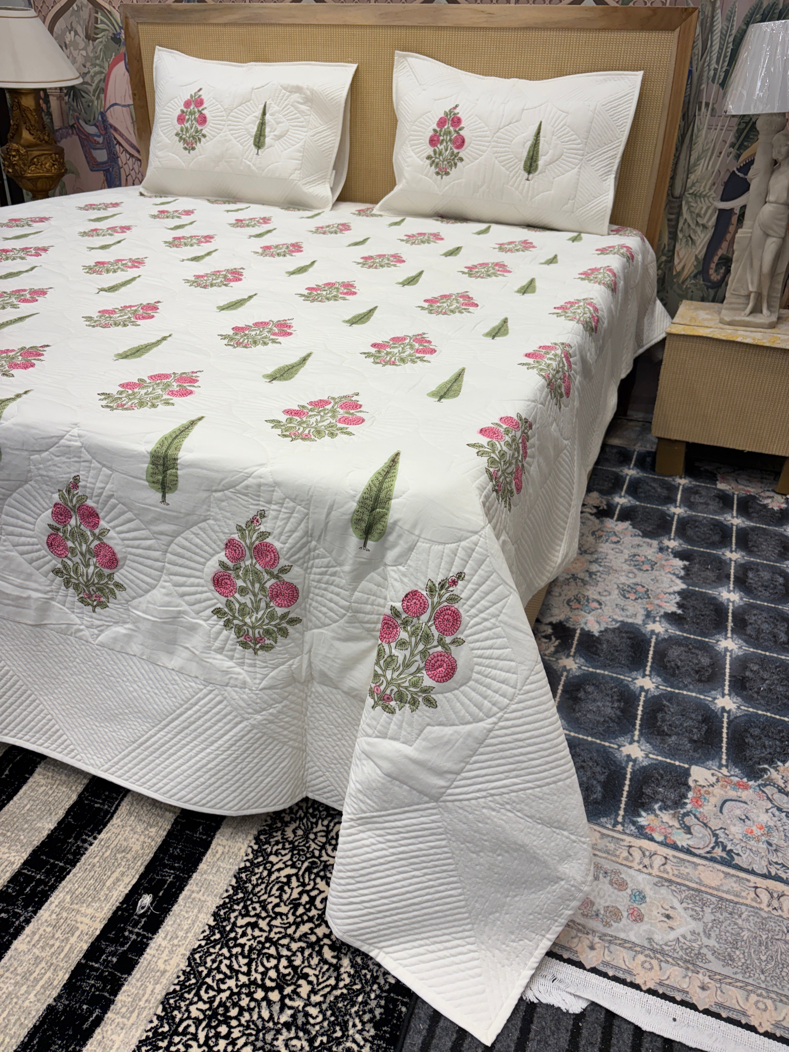 Motif Muslin Quilted Bedcover – King Size Luxury