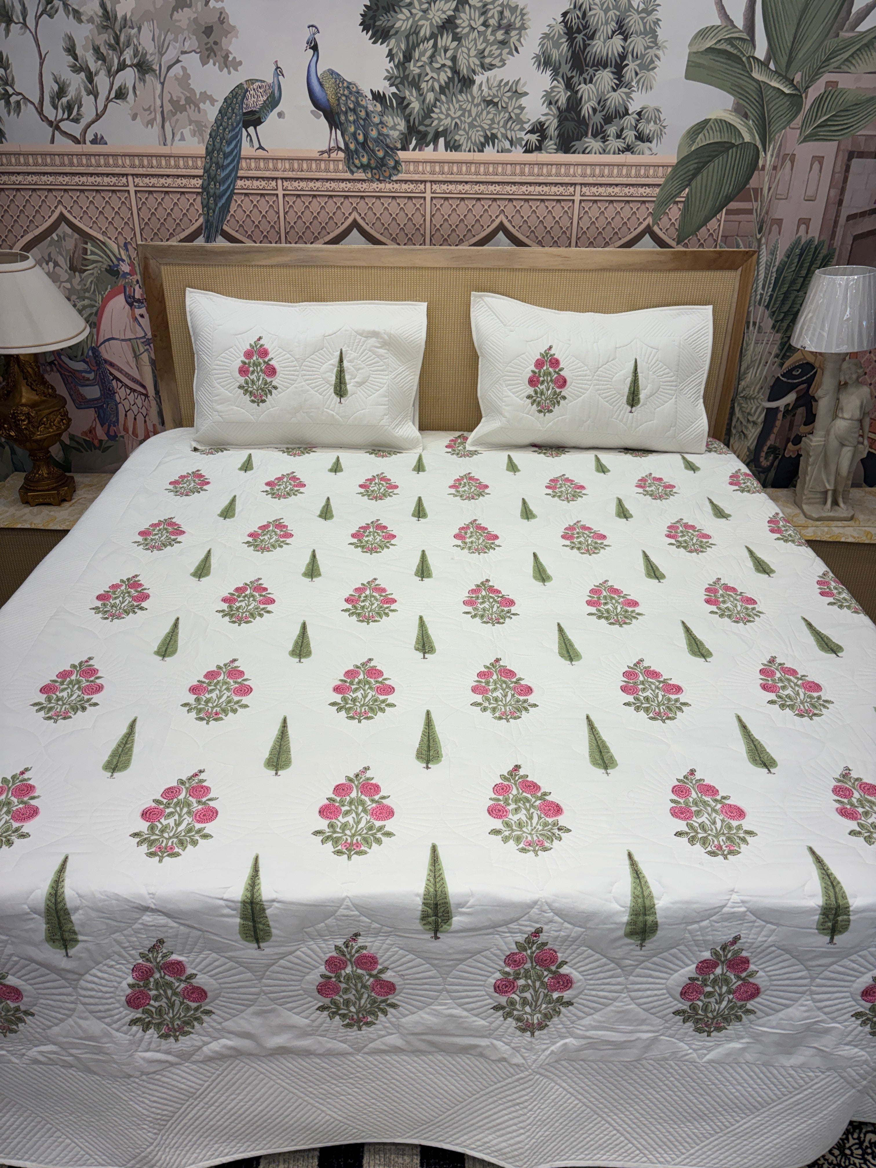 Motif Muslin Quilted Bedcover – King Size Luxury