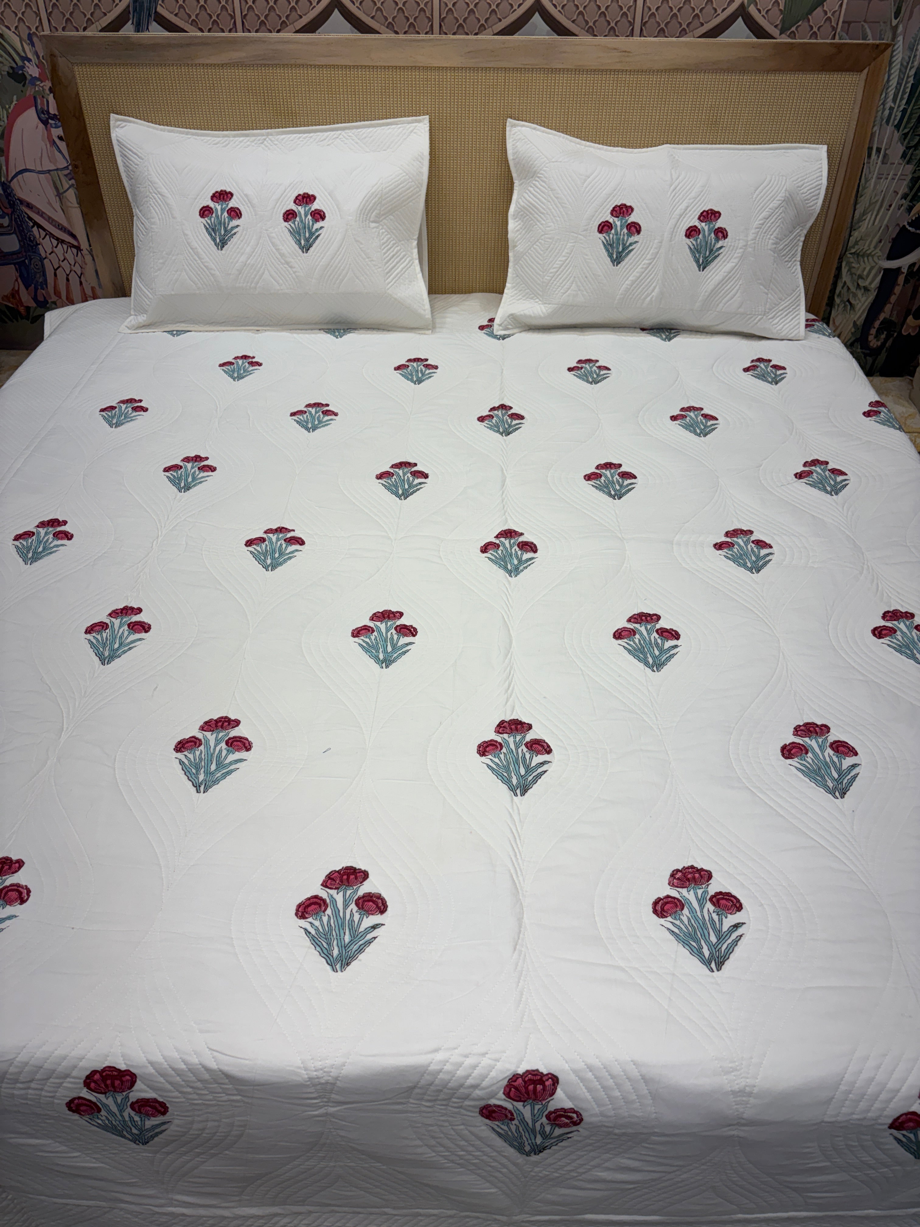Motif Muslin Quilted Bedcover – King Size Luxury