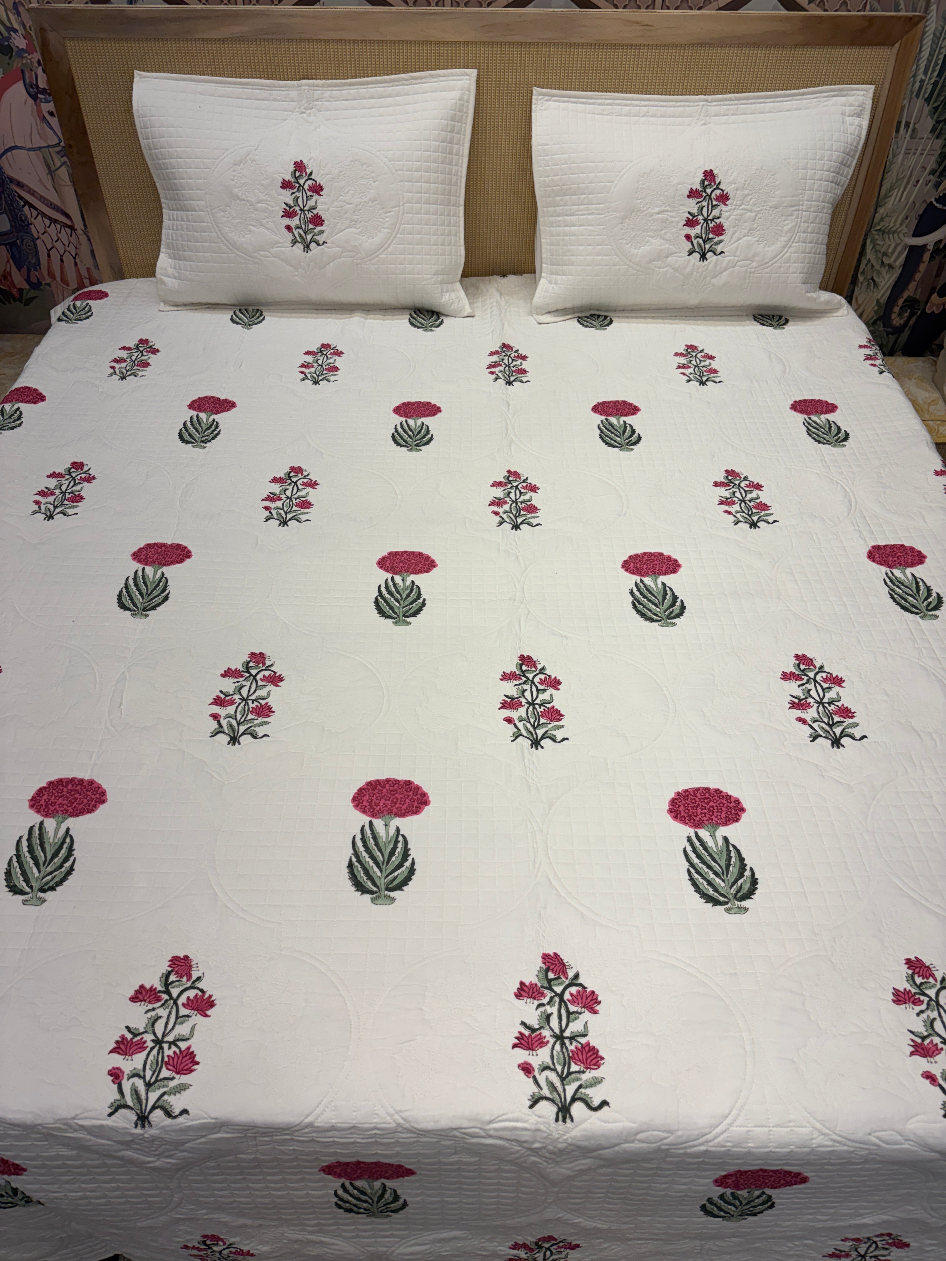 Motif Muslin Quilted Bedcover – King Size Luxury