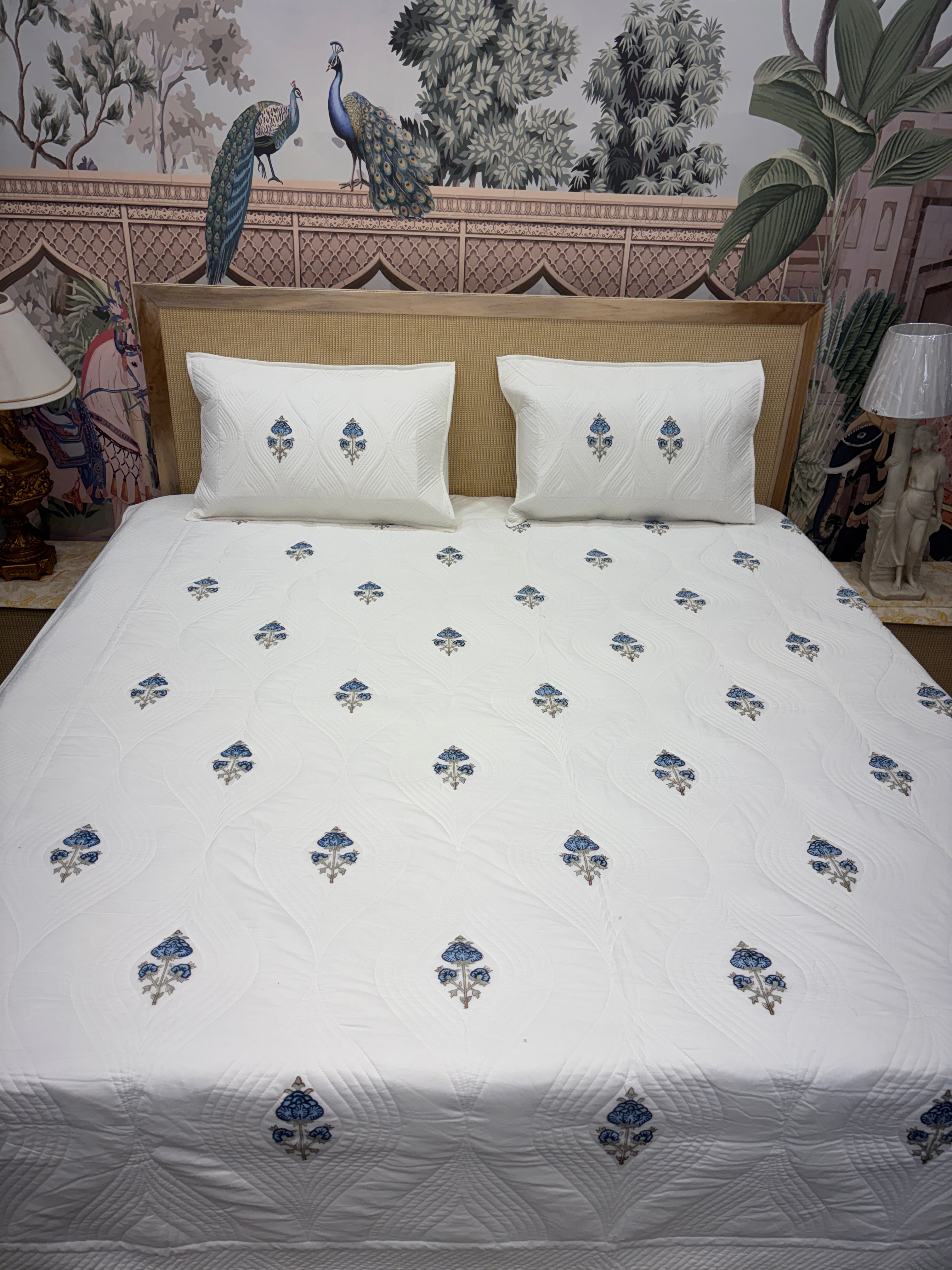 Motif Muslin Quilted Bedcover – King Size Luxury