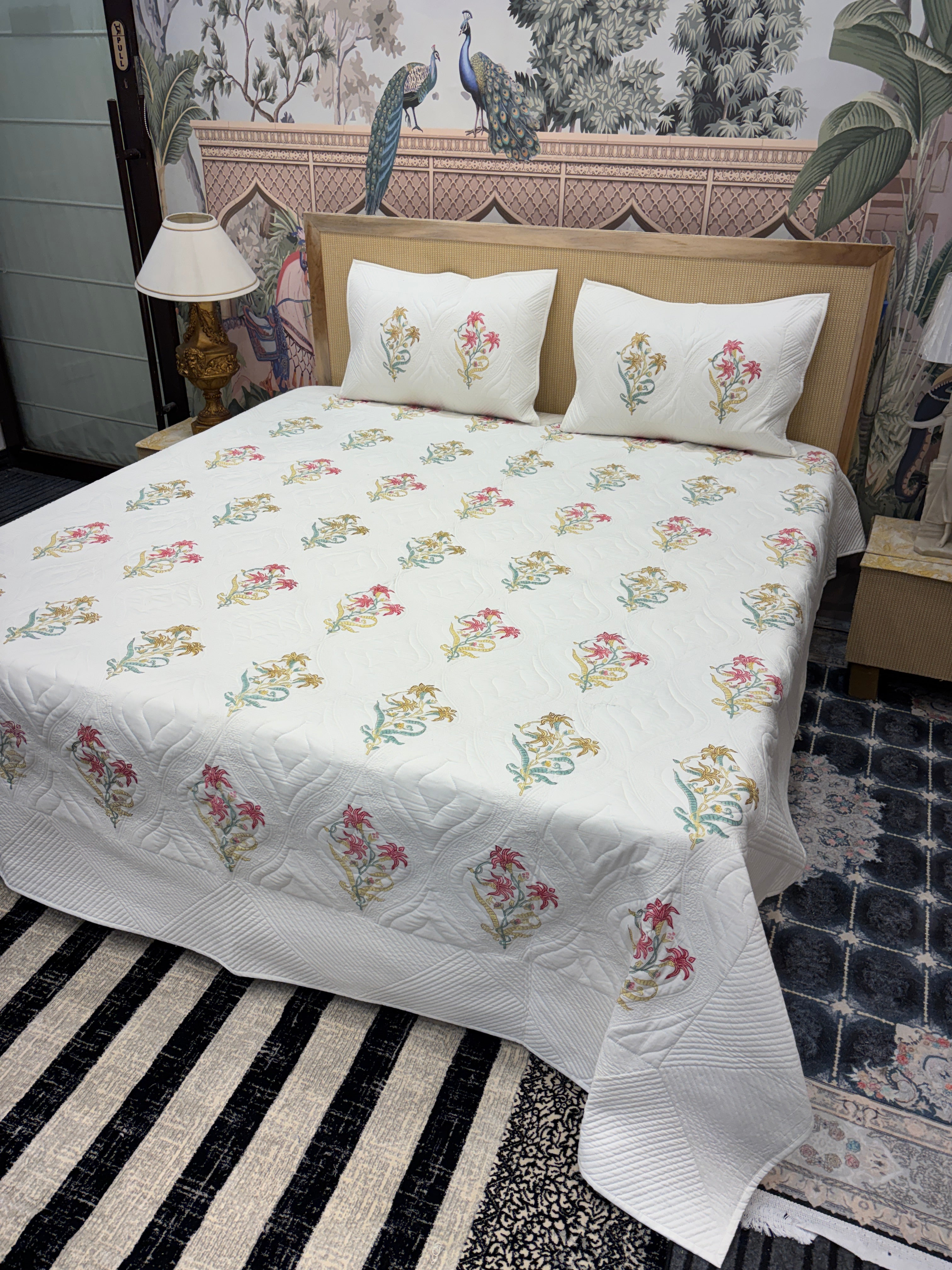 Motif Muslin Quilted Bedcover – King Size Luxury