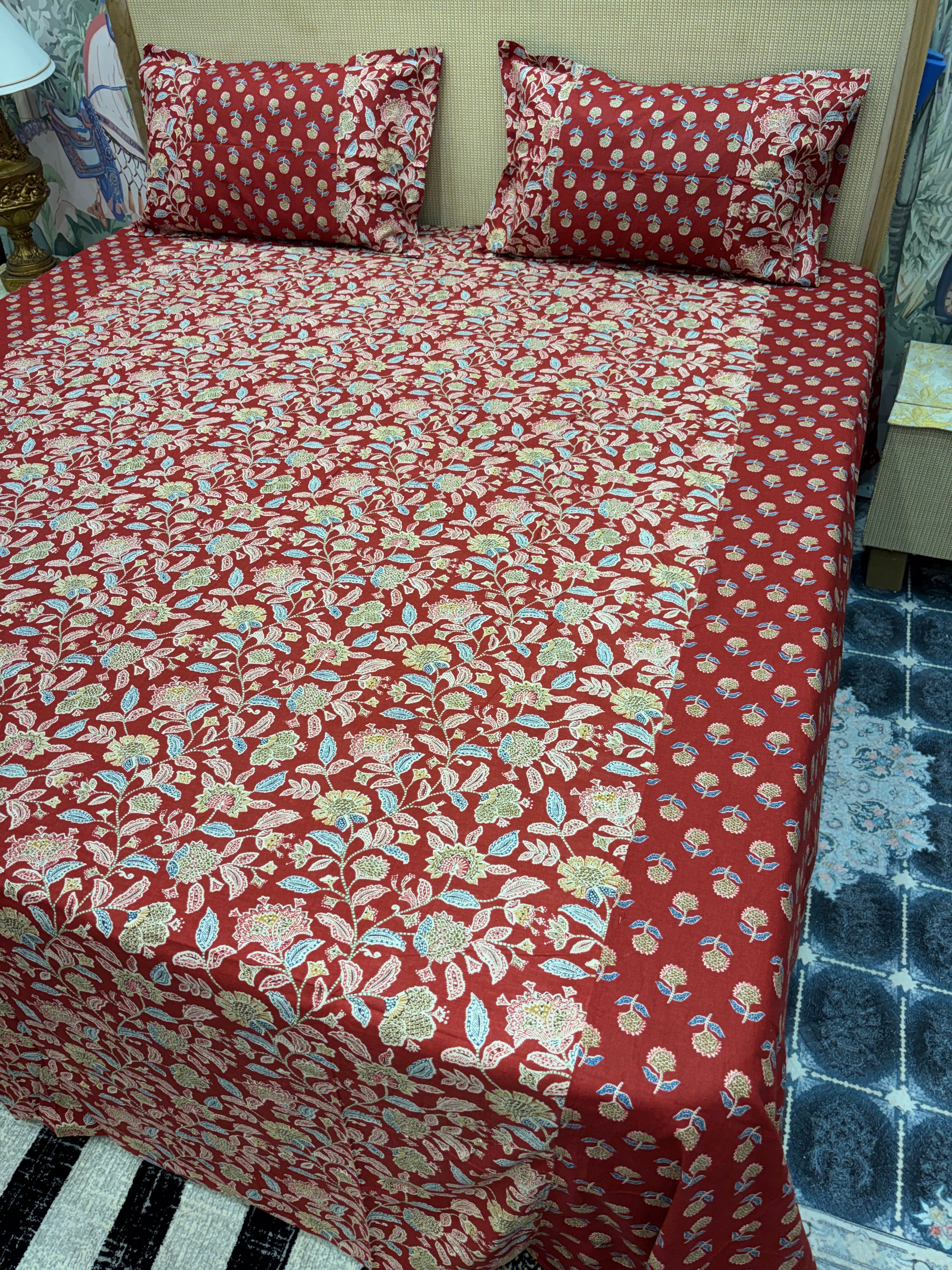 Kolkatta Premium King Size Bedsheet – Dual Motif Prints (108 x 108 inches)