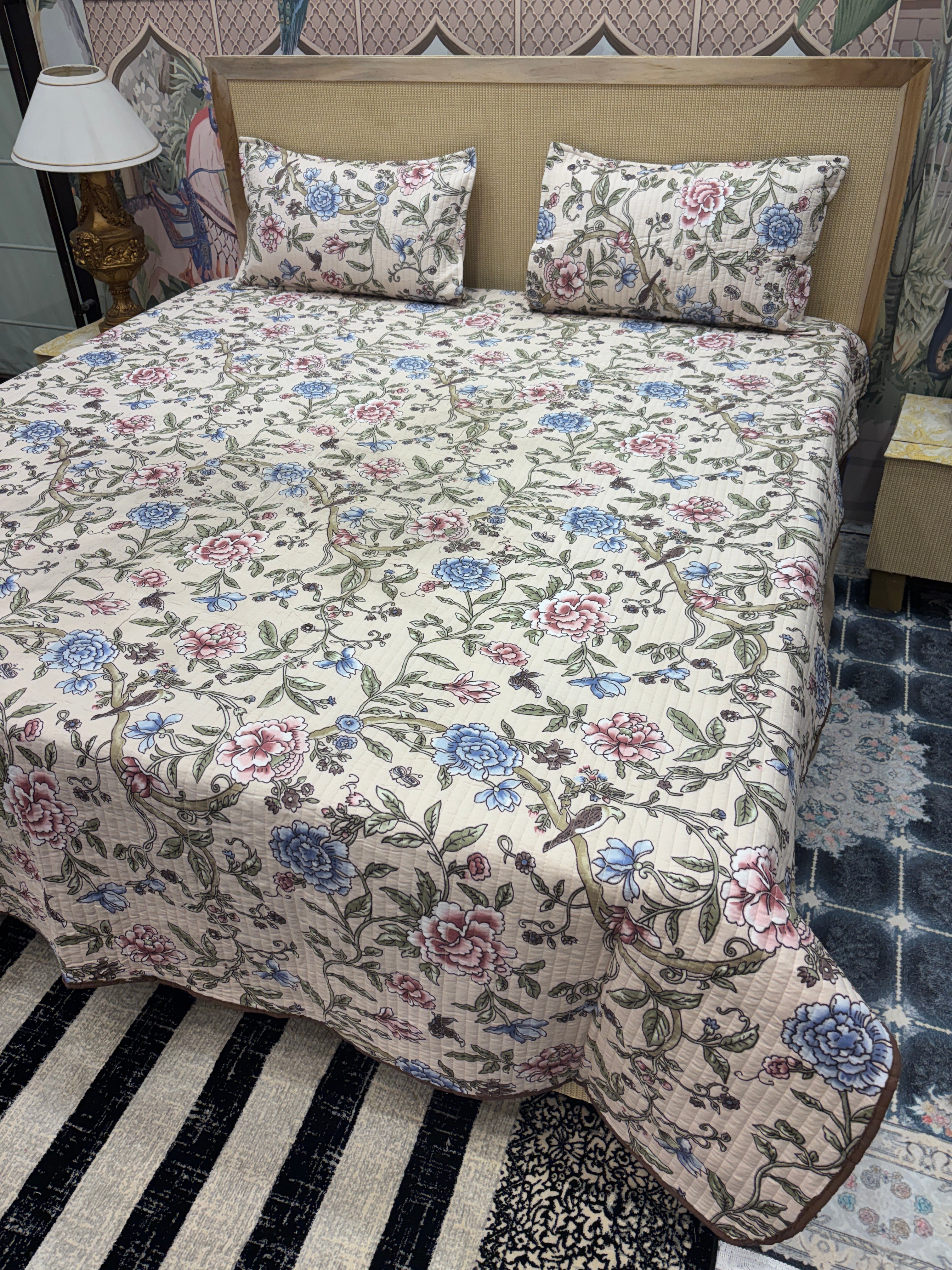 🛏️ Quilted King Size Bedcover – Super Soft Cotton (Reversible)