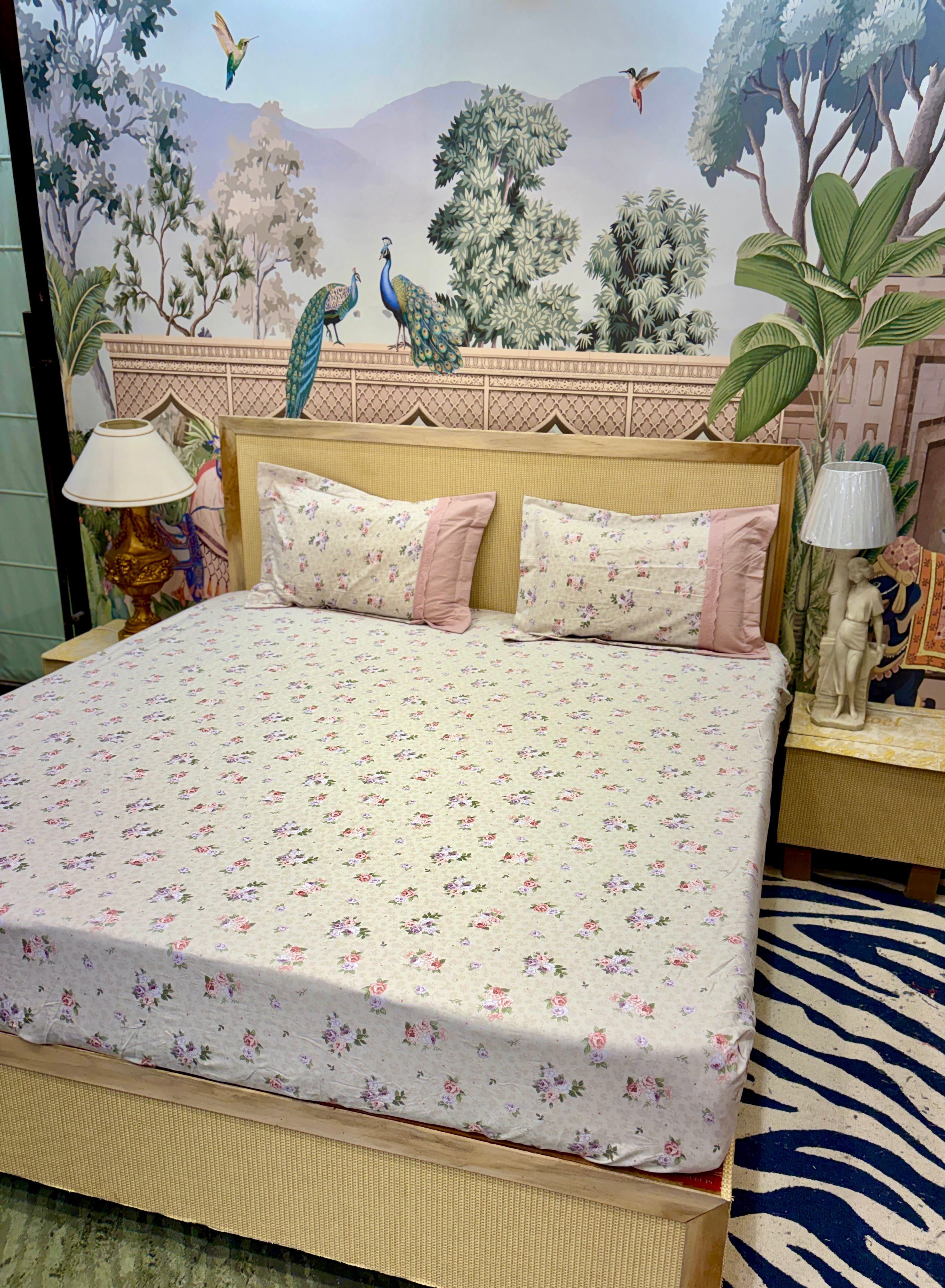 Fitted Bedsheet Pure Cotton with 2 Pillow Covers - 108 by 108 inch